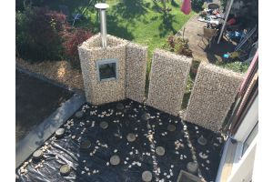 Gabionen Gartenkamin mit Yellow Sun Bruchstein – Yellow Sun Bruchstein