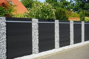 Aufbauteam WPC – WPC-zaun mit Gabionen. Aufbauteam WPC