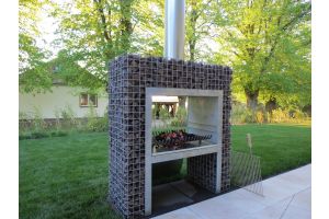Gabionen Blockkamin Grill mit Feuer – Gartenkamine. Gabionen Blockkamin Grill mit Feuer