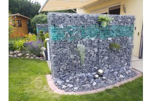 Gabione mit Glasbrocken – Glasbrocken