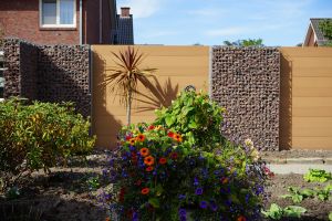 Wpc Sichtschutz – WPC-zaun mit Gabionen. Wpc Sichtschutz