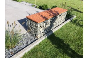 Gabione mit Sitzbank – Gabionenbank