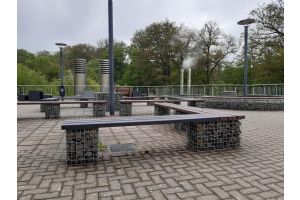 Gabione mit Sitzbank – Gabionenbank