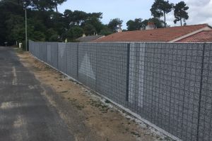 Zierkies-Zaun – Zierkies-Zäune. Zierkies-Zaun