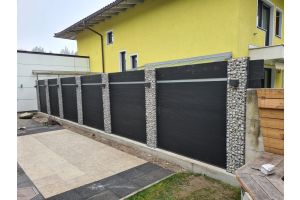 Komposit Sichtschutz mit Gabione – WPC-zaun mit Gabionen. Komposit Sichtschutz mit Gabione