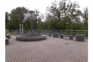 Gabione mit Sitzbank – Gabionenbank