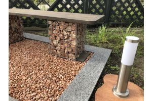 Gabione mit Sitzbank – Gabionenbank