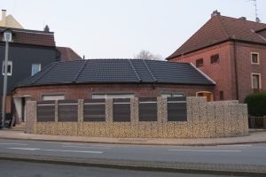 WPC Sichtschutz – WPC-zaun mit Gabionen. WPC Sichtschutz