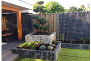Hochbeet Gabionen mit Basalt und Weissenbacher Zierkies – Bruchsteine Inspiration. Hochbeet Gabionen mit Basalt und Weissenbacher Zierkies