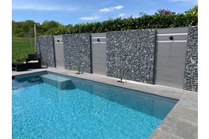 WPC Sichtschutzzaun mit Gabionen – Alpensteine