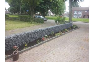 Gabionen Entlang der Auffahrt Tournai Bruchstein – Gabionen. Gabionen Entlang der Auffahrt Tournai Bruchstein