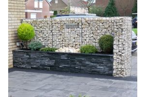 Gabionen Wasserfall mit Yellow Sun Bruchstein – Yellow Sun Bruchstein