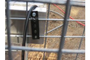 Gabionen mit Wasserfall – Wasserfall. Gabionen mit Wasserfall