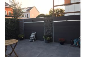 Gabionen mit Komposit Basalt – WPC-zaun mit Gabionen. Gabionen mit Komposit Basalt