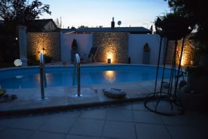 Gabionen WPC-Sichtschutz mit LED – WPC-zaun mit Gabionen. Gabionen WPC-Sichtschutz mit LED