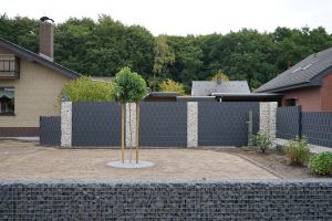 Gabionen mit Doppelstabmatten – WPC-zaun mit Gabionen. Gabionen mit Doppelstabmatten