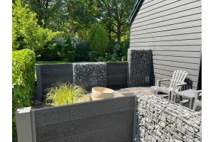 Gabionen Komposit-Sichtschutz Aufbauteam – WPC-zaun mit Gabionen. Gabionen Komposit-Sichtschutz Aufbauteam