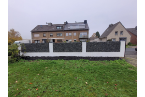 Steinkörbe im Bestehenden Sichtschutz – Gabionen. Steinkörbe im Bestehenden Sichtschutz