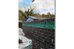 Gabione mit Glasbrocken – Glasbrocken