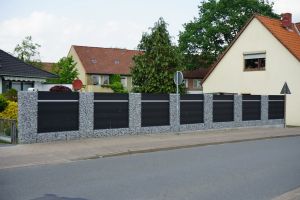 Gabionen mit Wpc – WPC-zaun mit Gabionen. Gabionen mit Wpc
