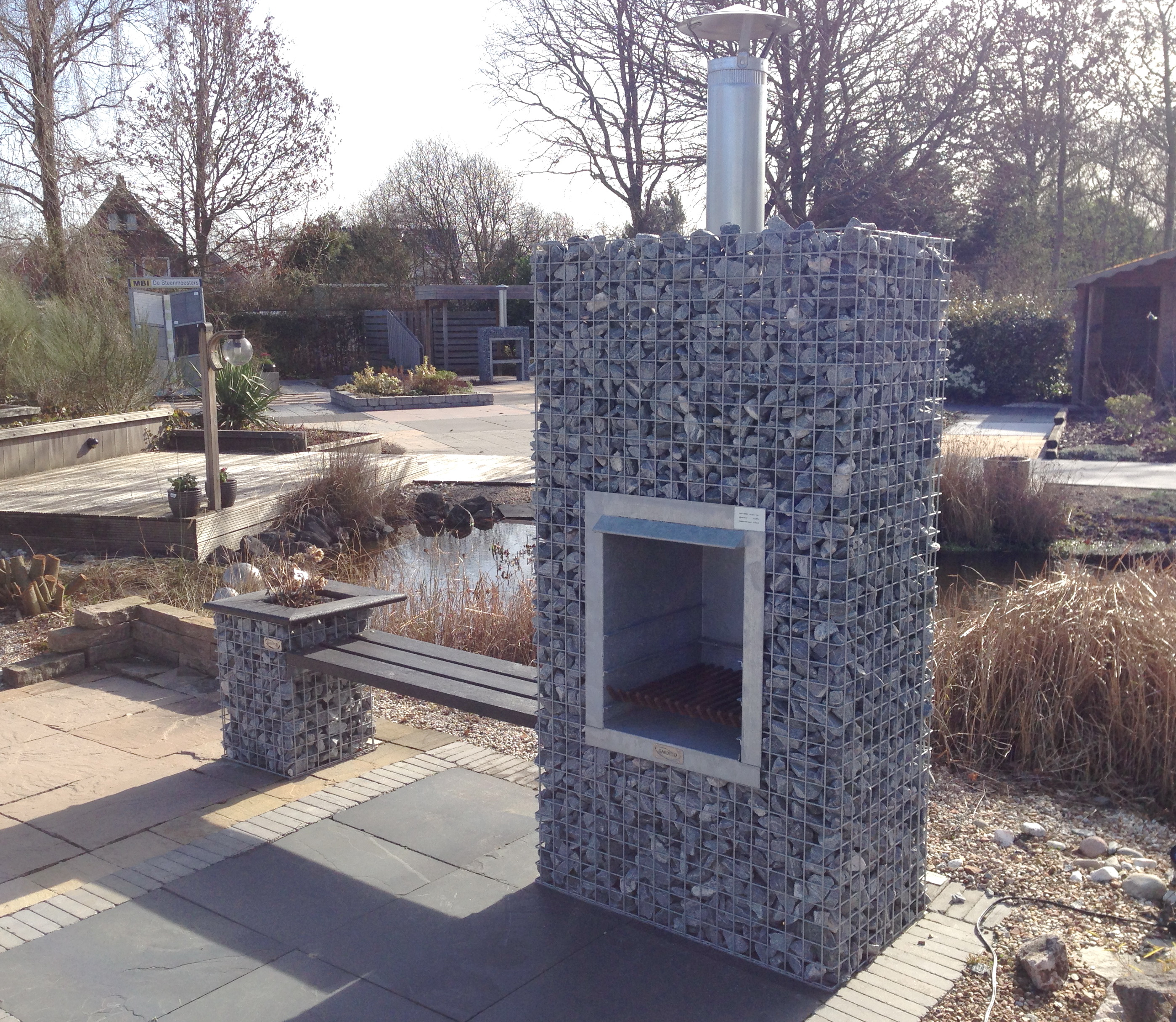 Gabionen-Grill für kleinen Garten